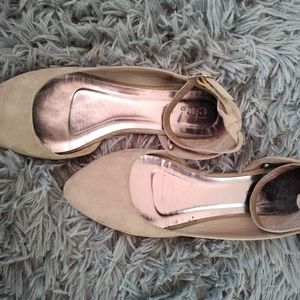 Ankle strap ballet shoe